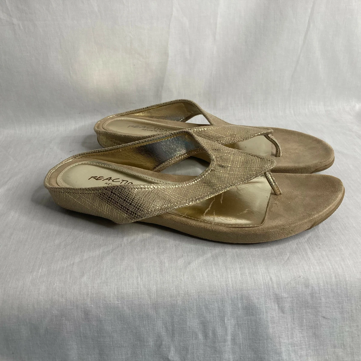 Reaction Kenneth Cole Water Park Gold Thong Flip Flop Sandal WMS