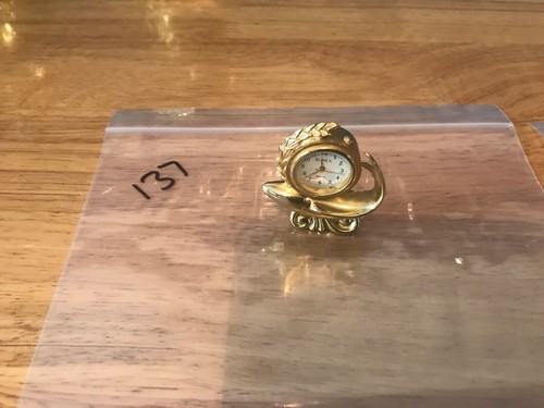 Miniature Quartz clocks and other makes. Over 100 clocks - Foto 267 di 470