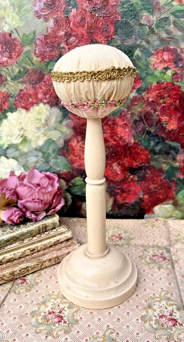 POUPÉE ANCIENNE AVEC son socle de presentation EUR 39,90 - FR