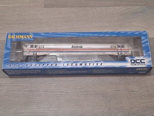⭐ LOCOMOTORA ELÉCTRICA BACHMANN 65503 ESCALA HO AMTRAK FASE III E60CP #974 DCC ⭐ | Zustand: Used