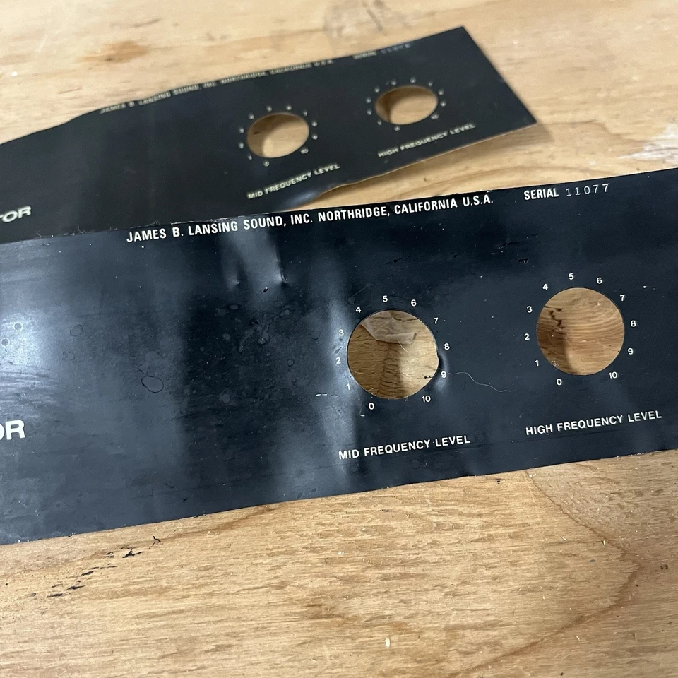 Par Genuino - JBL 4311B Altavoz Calcomanía / Insignias - Aluminio Leer Foto 4 de 4