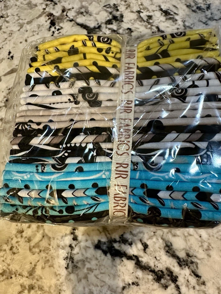 Nuevo en Paquete Ink Blossom RJR Fat Quarter (26) tela de algodón 7800-230 Foto 2 de 2