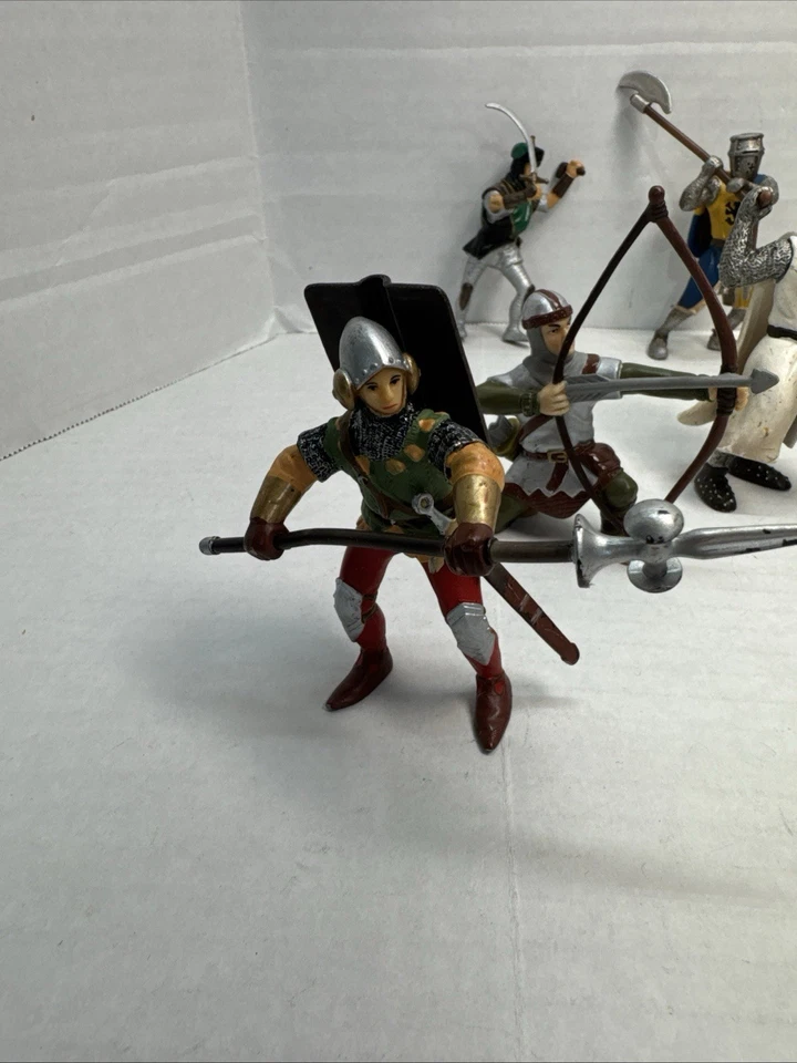LOTE DE FIGURAS MEDIEVALES Schleich Papo caballo caballero Plastoy, soldados rey cruzado Foto 2 de 4