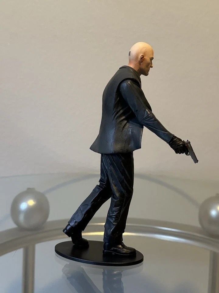 Hitman Blood Money Agent 47 NECA Player Select 7" Figure 2006 - Image 2 of 4