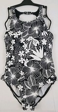Aquabelle Woman Size 16 White/Black One Piece Swimsuit NWT.