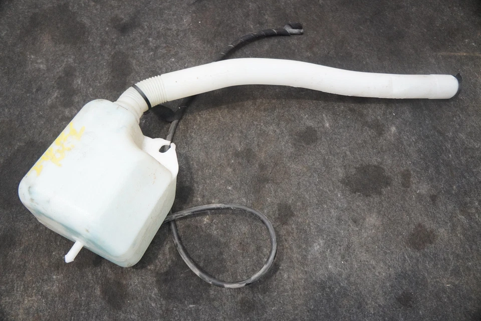 Depósito de botella limpiaparabrisas limpiaparabrisas 68240798AA Alfa Romeo 4C 2015-20 Foto 3 de 4