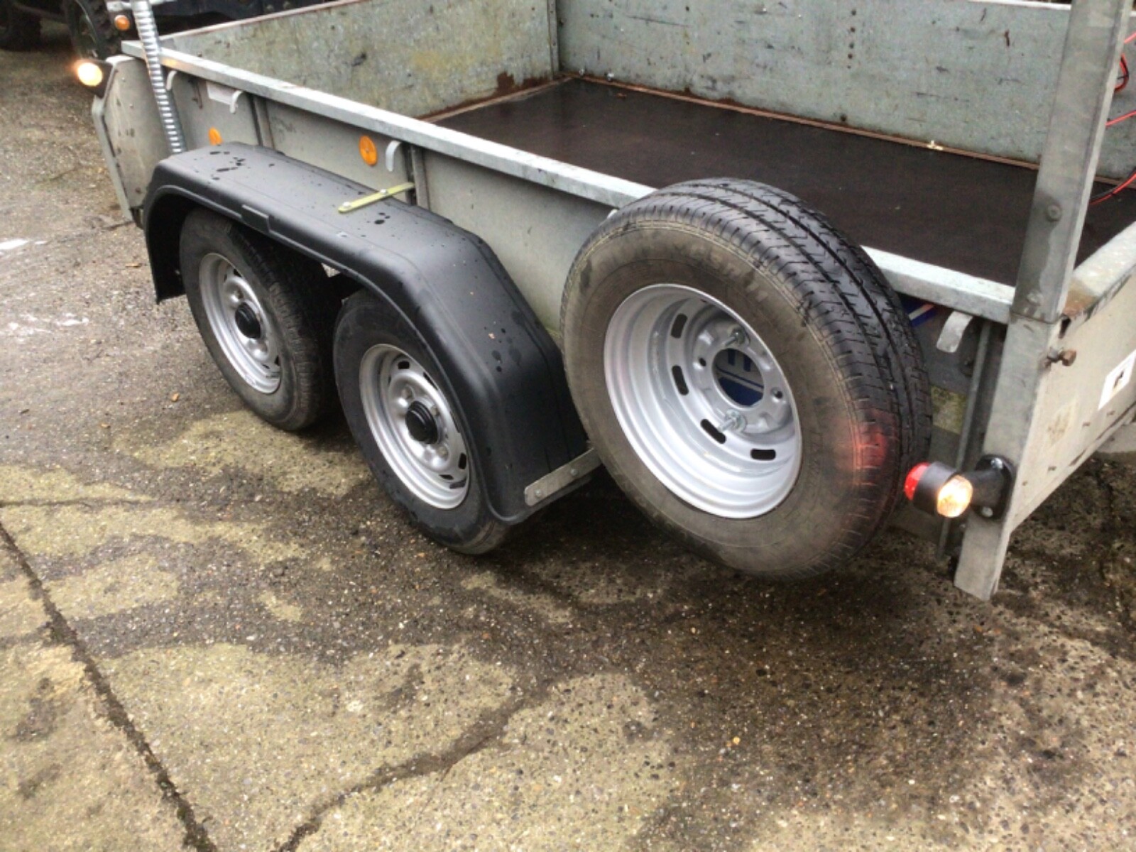 IFOR WILLIAMS TRAILER GD85G TWIN AXLE MANY NEW EXTRAS ELECTRIC HOIST