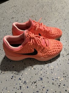 rafael nadal pink nike shoes
