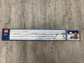 LEGO 10216 Winter Village Bakery Christmas Retired Sealed Horse Chef Mini Figure