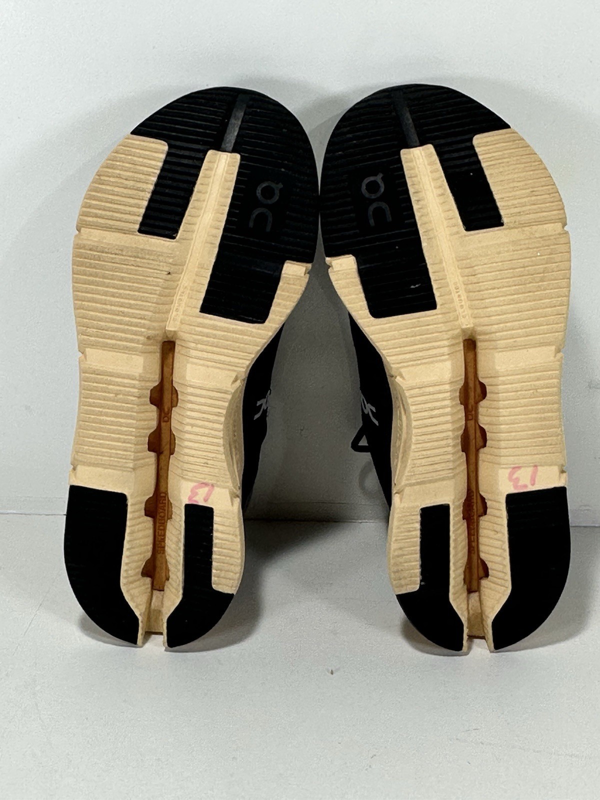 On Cloud CloudNova Eclipse Savannah Gray Running … - image 7