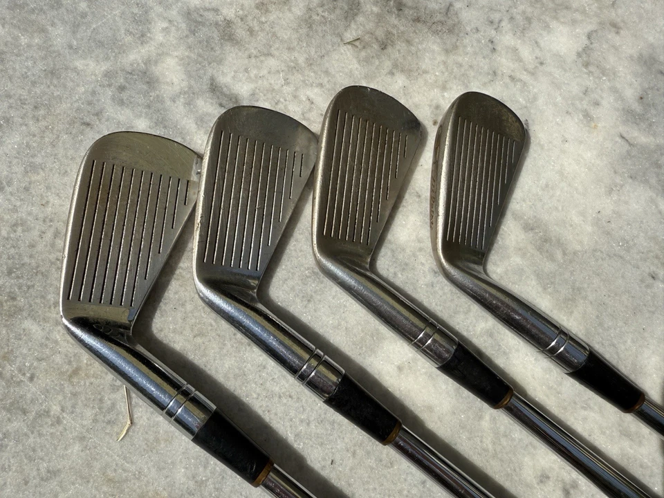 Titleist Tour Model Forged Irons / 2-SW / Stiff Flex Dynamic Gold S300