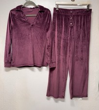 Luxurious Burgundy Velour Lounge Set - Long Sleeve V-Neck Top  Wide-Leg Pants