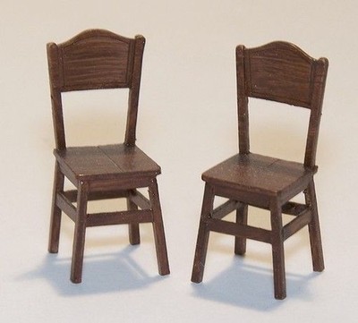 Plus Model EL049 - 1:35 Resin Bausatz Küchenstühle