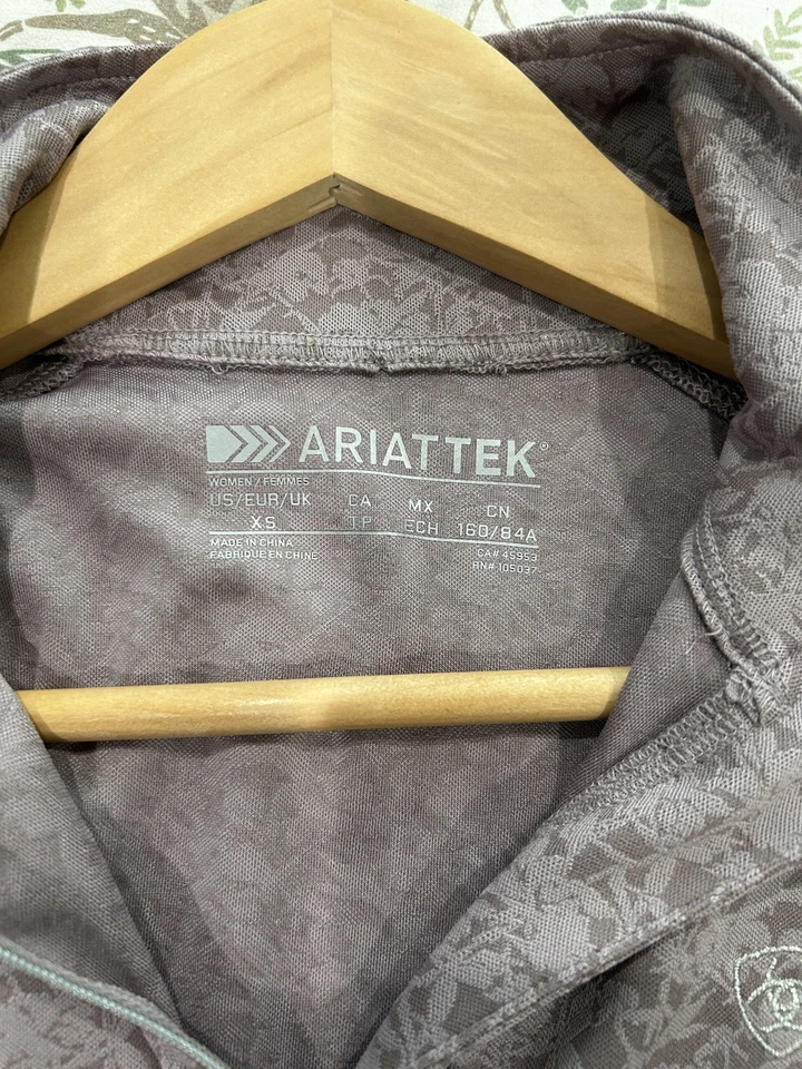 Camisa pulóver Ariat Tek para mujer XS 1/4 cremallera top púrpura claro incrustación floral  Foto 4 de 4