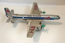 ✈️Vintage Metal Windup Airplane👩‍👩‍👧‍👧 6.5" x 6.5";