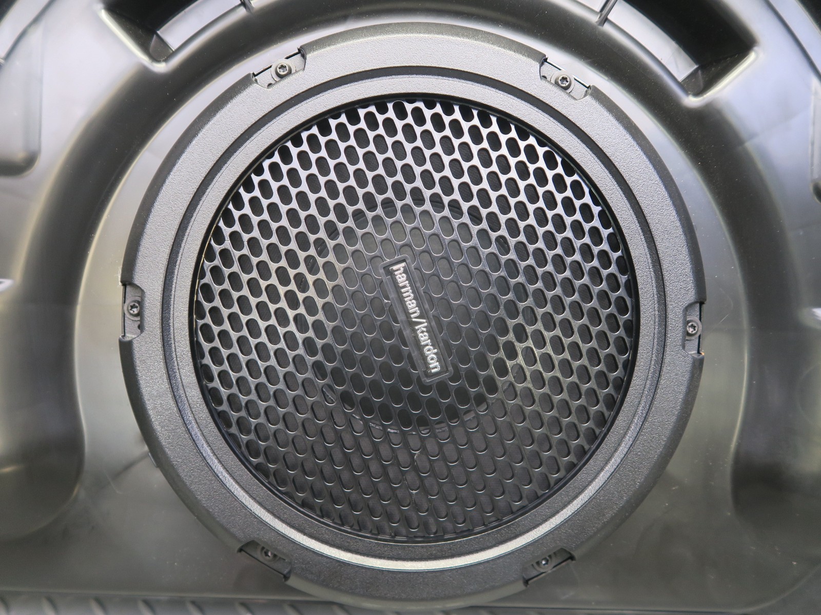2017-2020 MASERATI LEVANTE M161 REAR AUDIO SUBWOOFER SPEAKER BOX ASSEMBLY