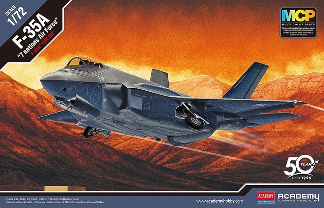 Academy 12561 - 1/72 F-35A Seven Nation Air Force - New