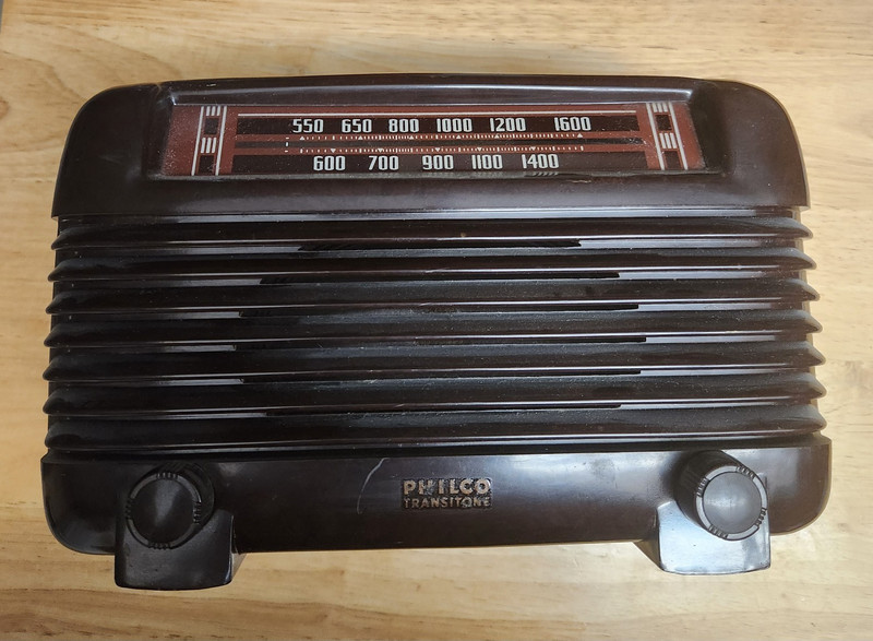 Philco TransiTone PT-2 Vintage Tabletop Tube Radio, Bakelite