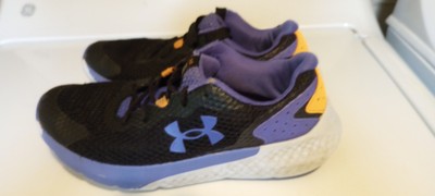 Sneakers .Under Armour. 4y . Purple/black.