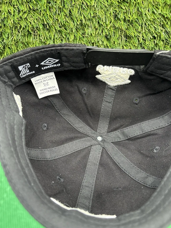 Umbro Talismán Fútbol Negro Verde Snapback Sombrero Fútbol Logo Gorra Ajustable Foto 3 de 4