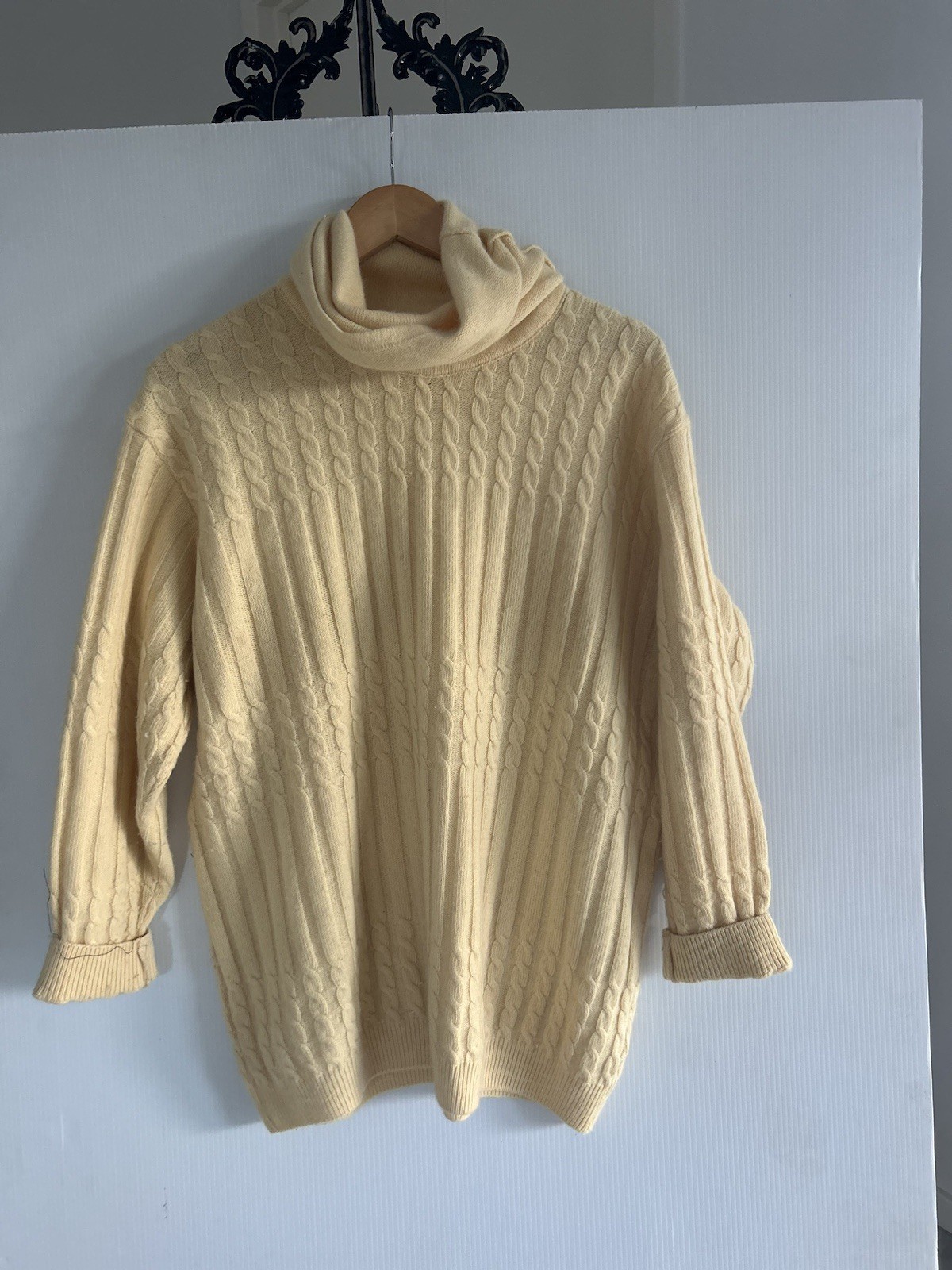 VTG Wool Jumper Cream Size M Cable Knit Sweater Turtle Neck Yellow Mark Richard