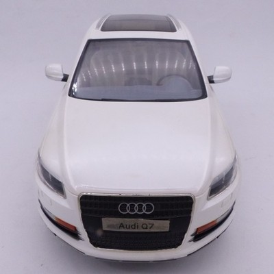 Rastar 1:14 RC Modell Audi Q7 weiß unvollständig siehe Bilder in Tüte o. EX9960