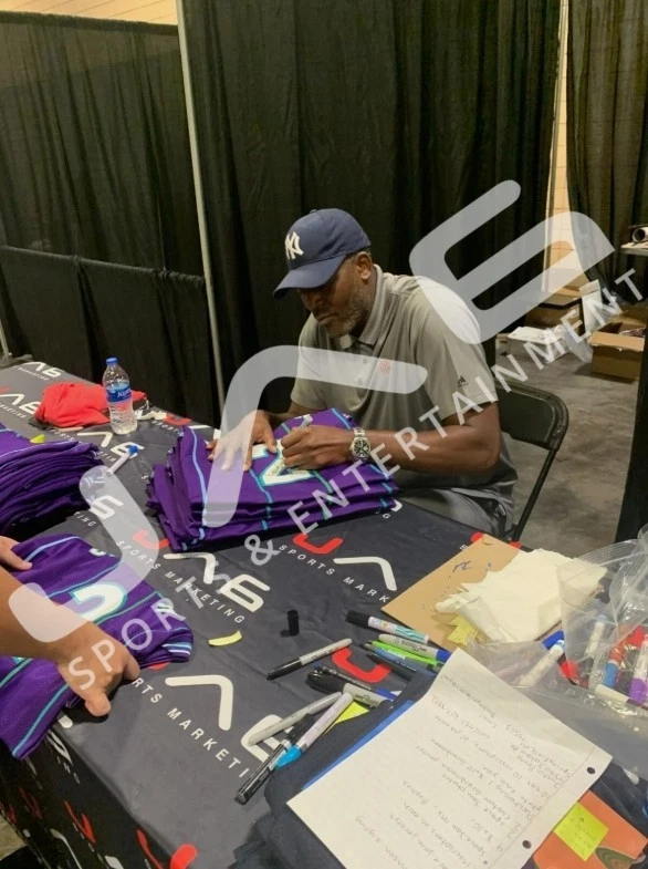 Larry Johnson autographed signed jersey NBA New York Knicks JSA COA - Image 4 of 4