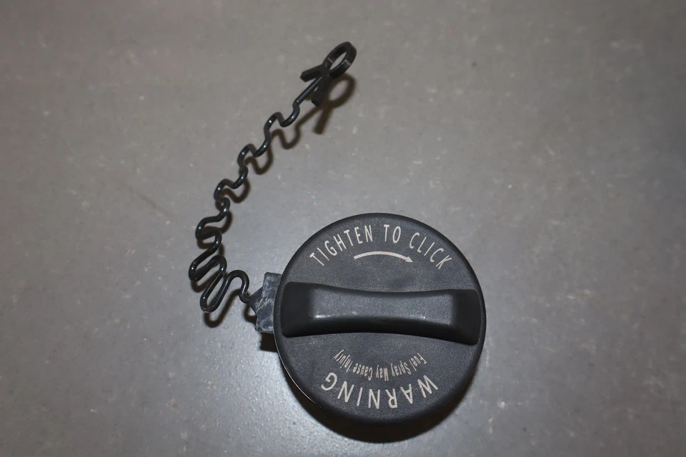 Toyota 4Runner 2001-2002 cuello de llenado de combustible superior e inferior Foto 4 de 4