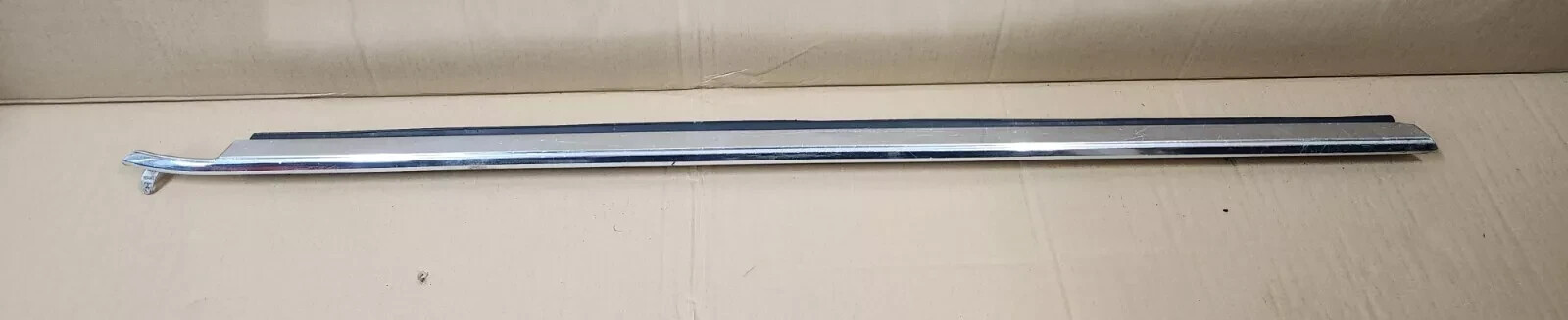 1980 Buick Regal LH Upper Door Belt Moulding Felt Trim for Driver Side