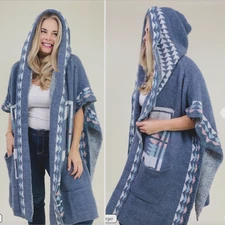 Davi & Dani Berber Fleece Poncho Sweater S/M Small Medium Blue Unicorn Tribe