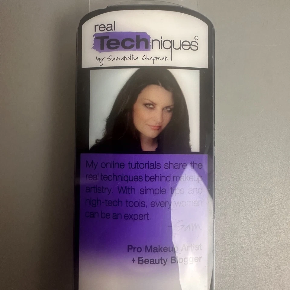 Real Techniques eye shading  Brush purple Sam Chapman  Stage makeup high tech - Image 3 of 4