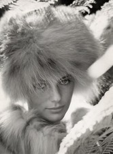 Jacqueline Bisset Fur Hat 1968 Cartoline Baryté Actress