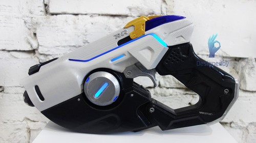Pair of Tracer pulse pistols with LEDs from Overwatch 2. Tracer cosplay - Picture 4 of 9
