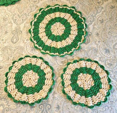 Vintage Crochet Yarn Doilies Green & Off-white Round Scalloped Edge Set of 3