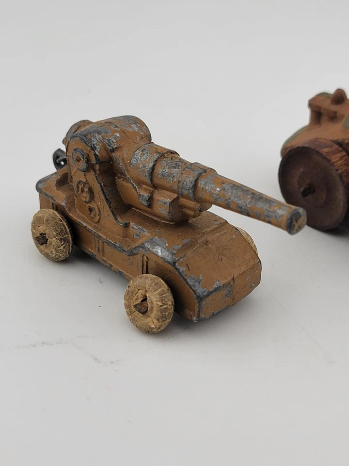 Antique 1930's Barclay Manoil Lead Army Tank W Wooden Wheels & Cannon W Rubber W - Image 2 of 4