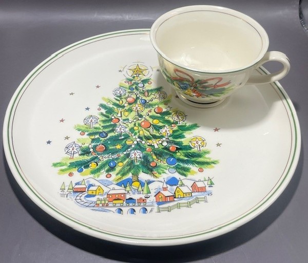 Juego de 2 platos y tazas vintage de aperitivos de Nochebuena Salem adorno dorado 9,25"