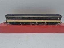 #6806 Hornby R4463A Mk2d SO Standard Open in Intercity Swallow livery`5633`.