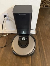 iRobot Roomba i8 Self-Emptying Robot Vacuum, Automatic Dirt Disposal