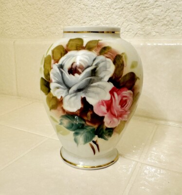 ANTIQUE HAND PAINTED CHINESE FLORAL VASE FOR COLLECTOR