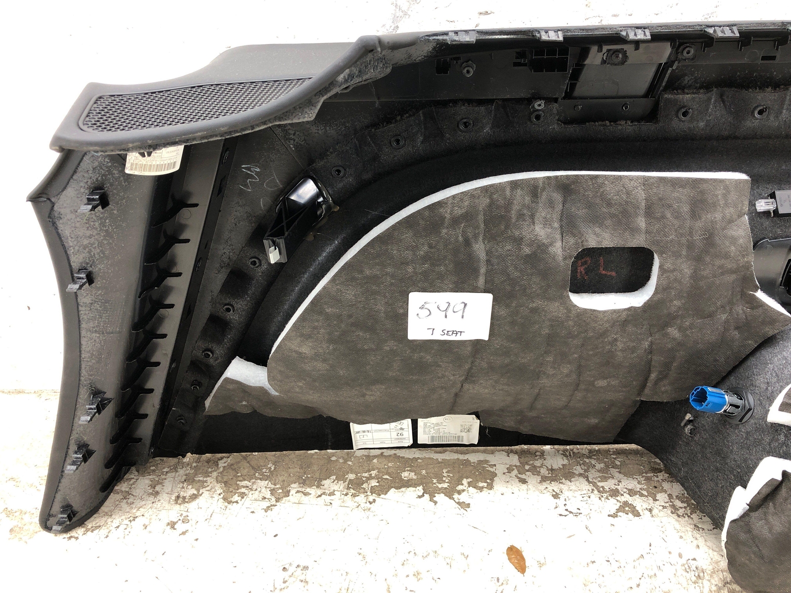 2016-2020 BENTLEY BENTAYGA LEFT REAR QUARTER TRIM PANEL COVER 36A863887 BLACK