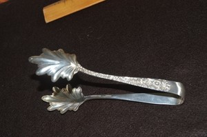 S Kirk and Sons Sterling Repousse ICE TONG 6 3/8