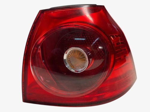 VW Golf V 5 / Typ. 1K / 1.4 L / Rücklicht Rückleuchte Hinten Rechts 1K6945096E