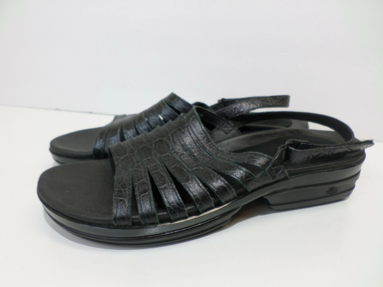 New Balance Combination Last sandali neri in pelle con cinturino sul retro da donna taglia 9AA