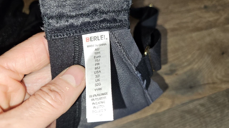 Berlei Women's High Performance Smooth Bra Black  32I - Image 3 of 4