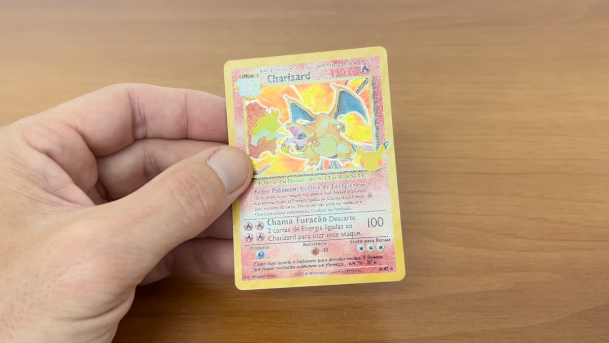 Charizard 4/102 Celebrations 2021 Holo 02/25 Card Pokemon