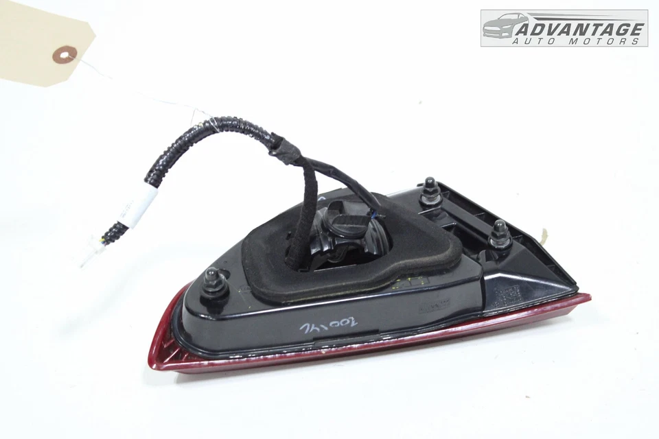 Nissan Máxima 2016-2018 sedán luz trasera derecha interior luz luz OEM Foto 3 de 4