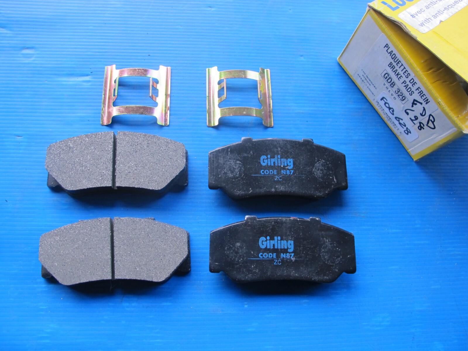 Plaquettes de freins avant Lucas anti-bruit pour Volvo 760 et 780 essence