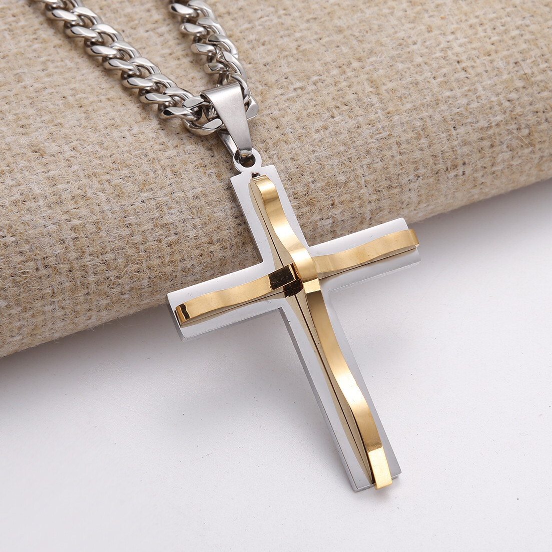 Iconic | Silver-Tone Stainless Steel Cross Curb Chain Necklace | In Stock! | Lucleon - Foto 2