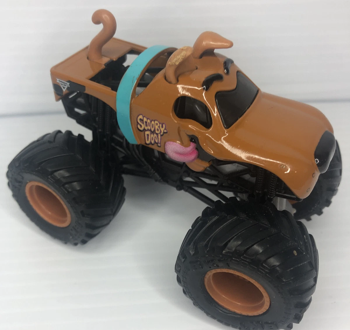 Scooby Doo Ruff Crowd MONSTER JAM Truck 1 64 Spin Master 2021