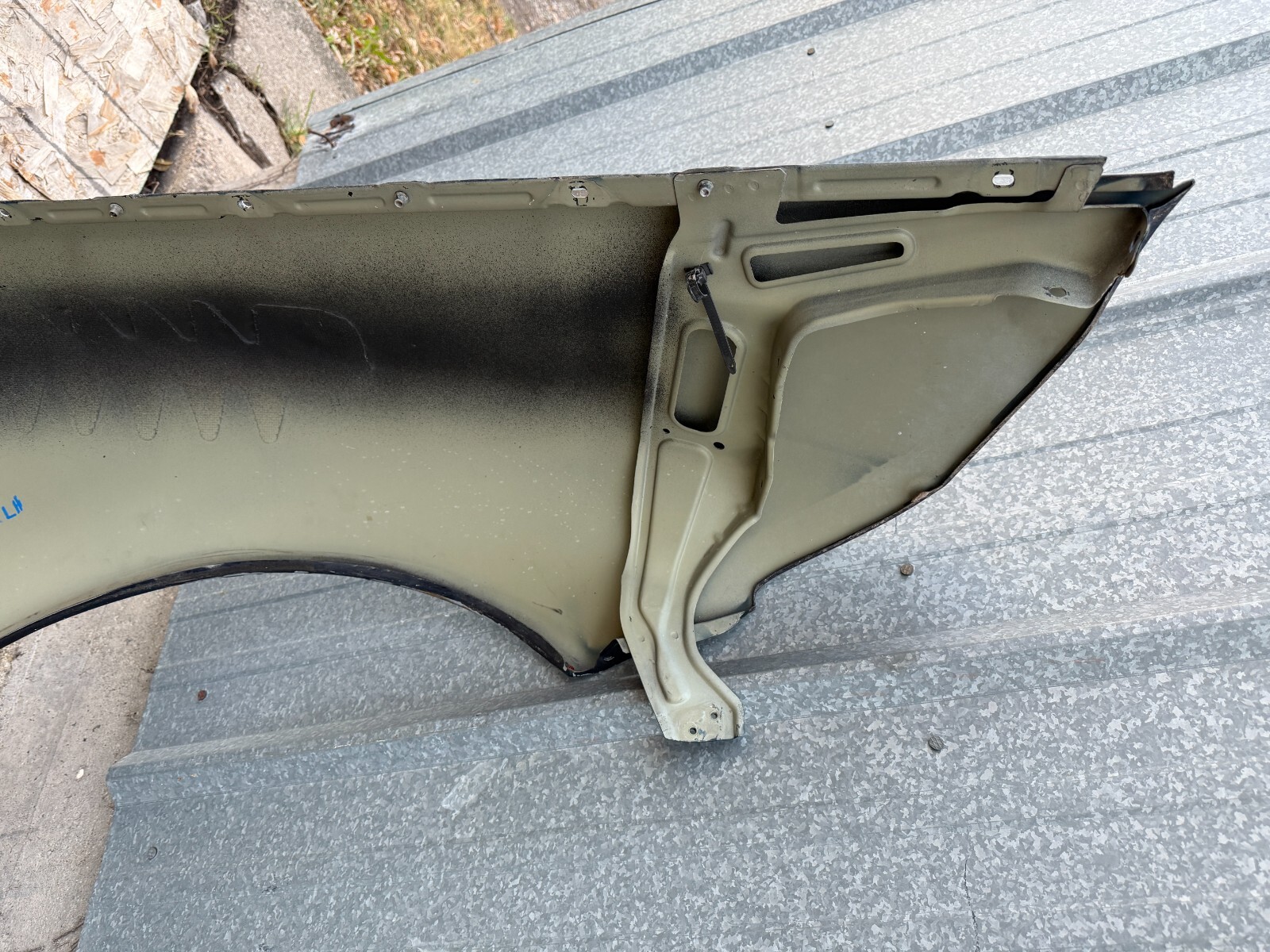 P410106 2003-2012 Maserati Quattroporte M139 Fender Shell Driver Side SEE PICS